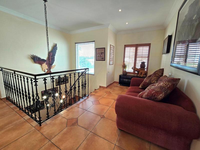 5 Bedroom Property for Sale in Golden Mile Western Cape